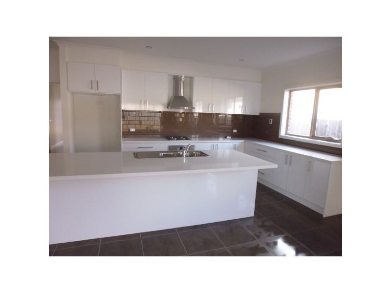 3 Paradise Way, Skye VIC 3977