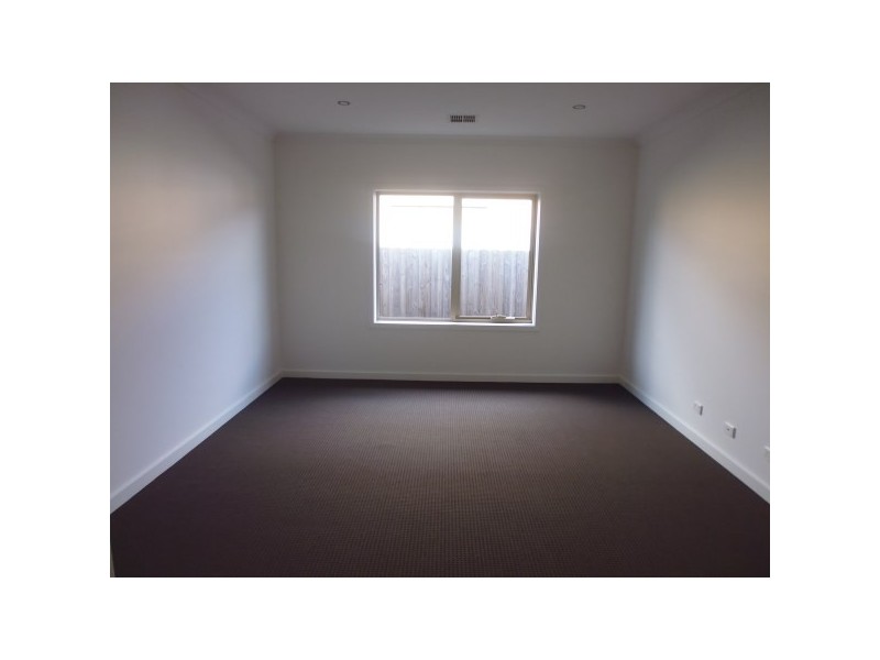 3 Paradise Way, Skye VIC 3977