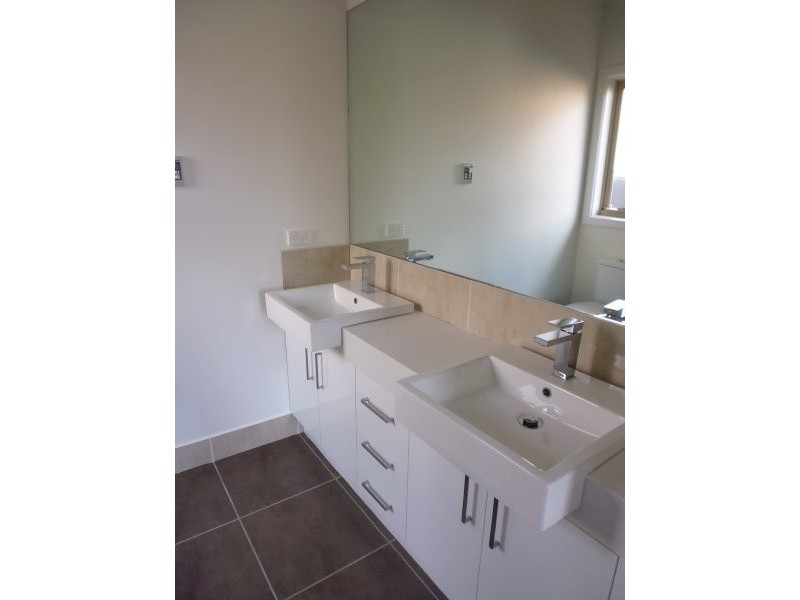 3 Paradise Way, Skye VIC 3977