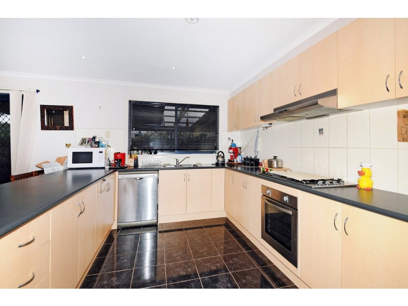 16 Clancy Crescent, Carrum Downs VIC 3201