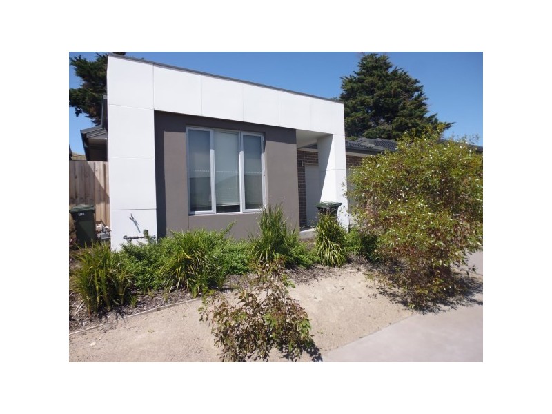 13 Blossom Way, Carrum Downs VIC 3201