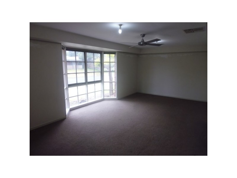 7 Dorchester Crescent, Carrum Downs VIC 3201