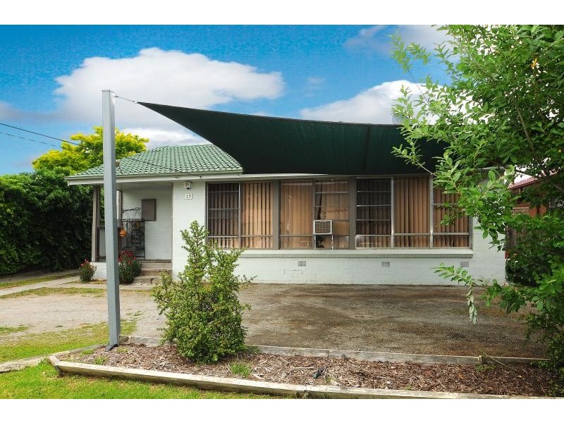 13 Bursaria Crescent, Frankston North VIC 3200