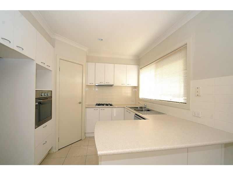 2/75 Clifton Park Drive, Carrum Downs VIC 3201