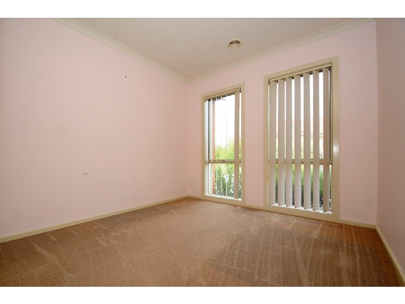 2/75 Clifton Park Drive, Carrum Downs VIC 3201