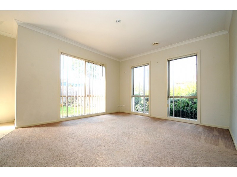 2/75 Clifton Park Drive, Carrum Downs VIC 3201