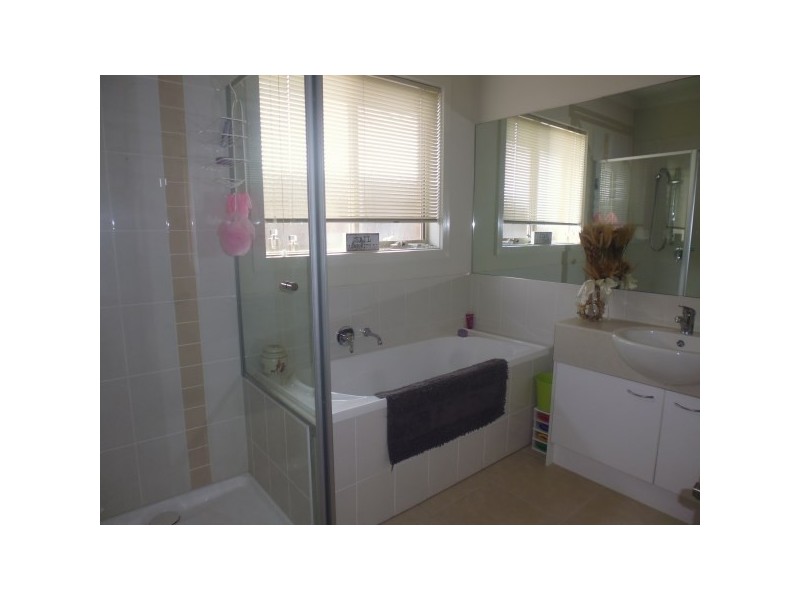 2/75 Clifton Park Drive, Carrum Downs VIC 3201