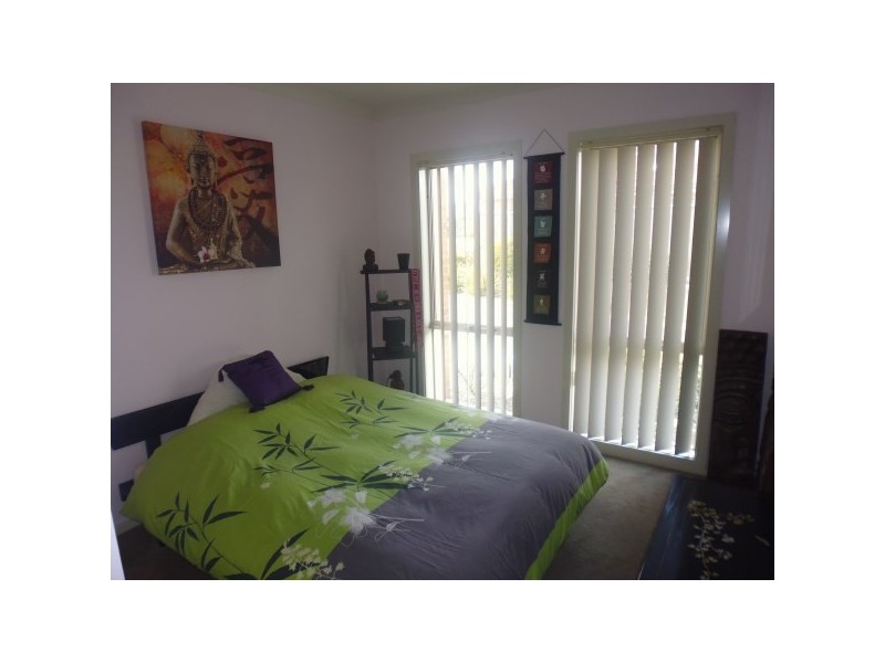 2/75 Clifton Park Drive, Carrum Downs VIC 3201