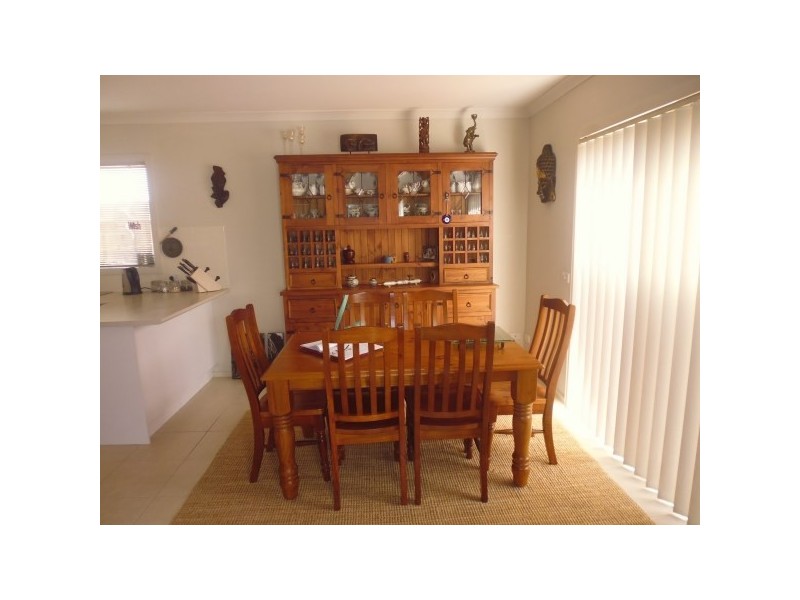 2/75 Clifton Park Drive, Carrum Downs VIC 3201