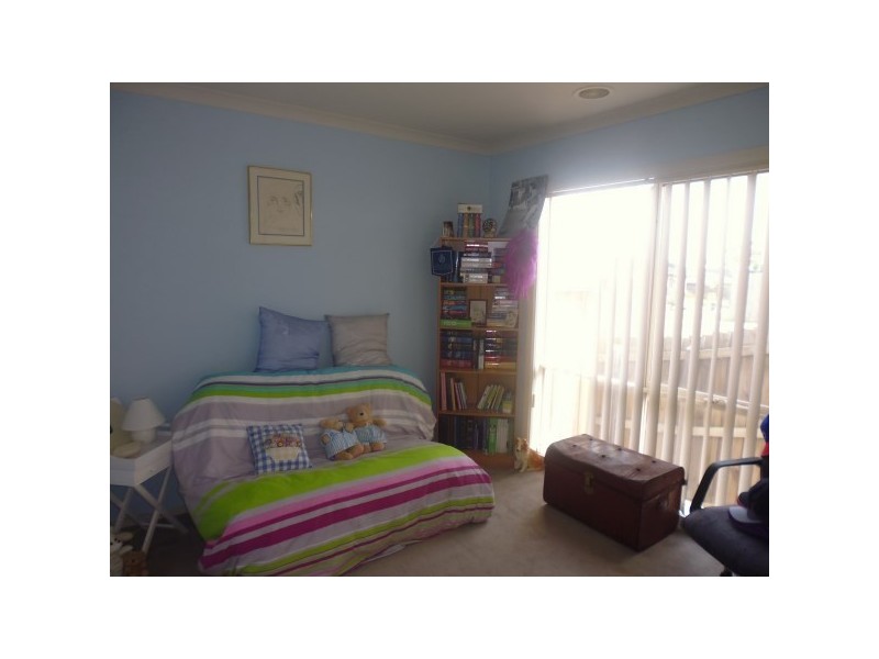 2/75 Clifton Park Drive, Carrum Downs VIC 3201