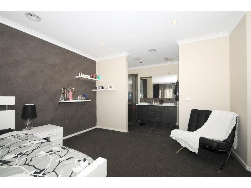 67 Malua Circuit, Sandhurst VIC 3977