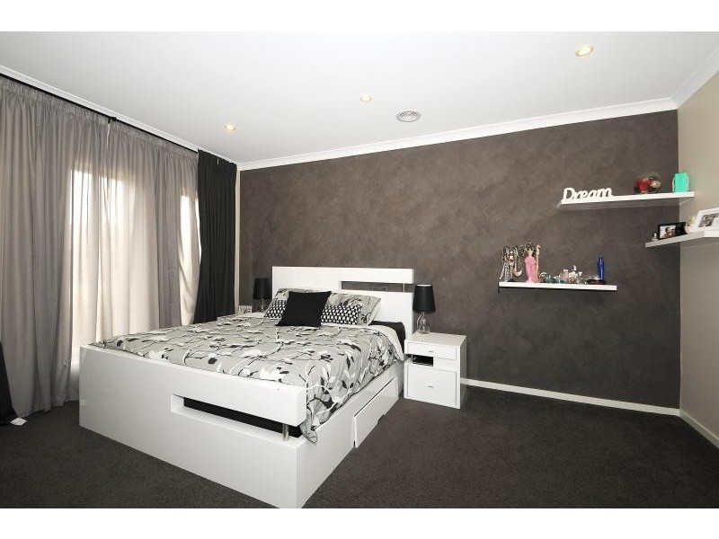 67 Malua Circuit, Sandhurst VIC 3977