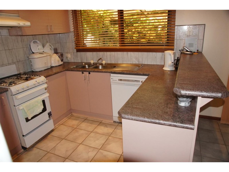 18 Pimmys Court, Skye VIC 3977