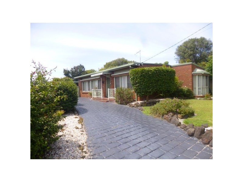 19 Raymond Road, Seaford VIC 3198