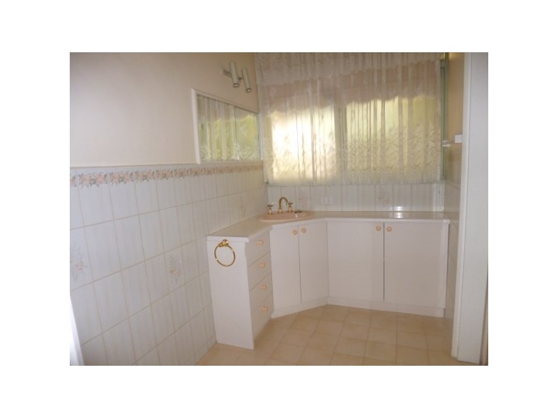 19 Raymond Road, Seaford VIC 3198