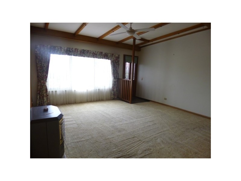 19 Raymond Road, Seaford VIC 3198