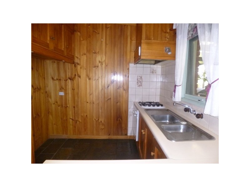 19 Raymond Road, Seaford VIC 3198