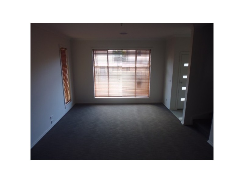 10-12 Innes Court, Berwick VIC 3806