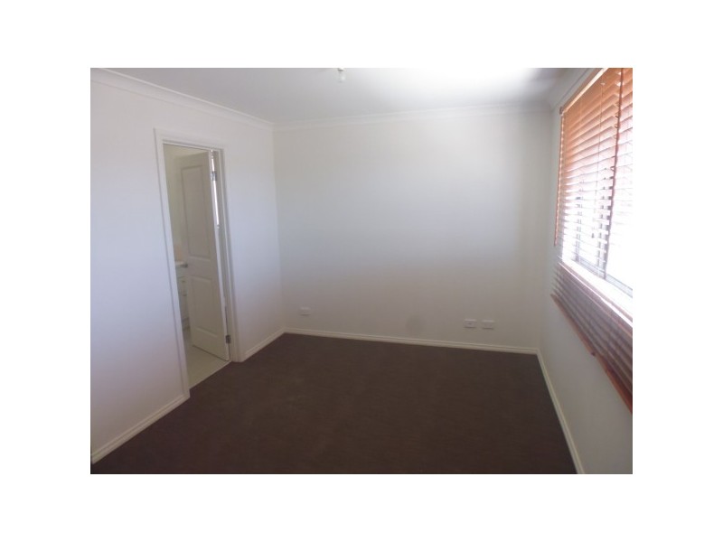 10-12 Innes Court, Berwick VIC 3806