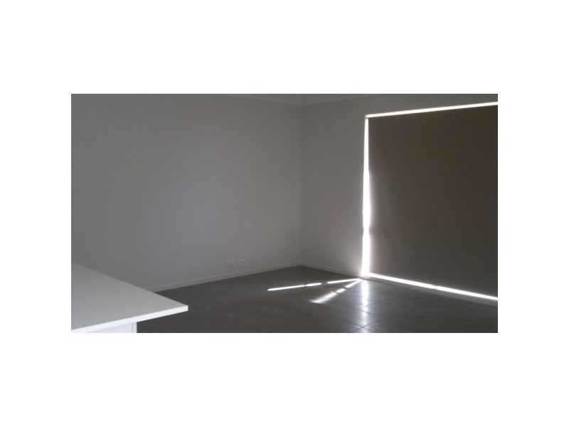 17 Serene Way, Clyde North VIC 3978