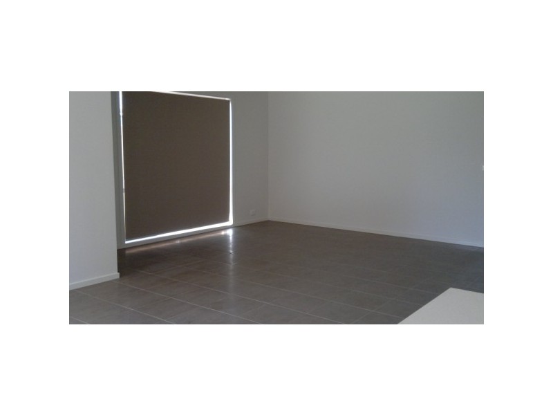 17 Serene Way, Clyde North VIC 3978