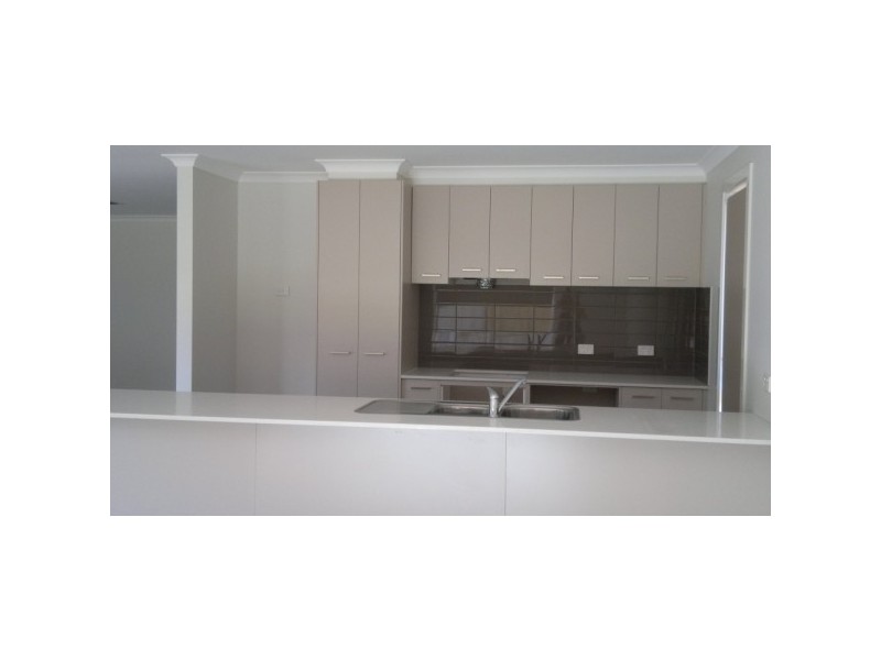 17 Serene Way, Clyde North VIC 3978