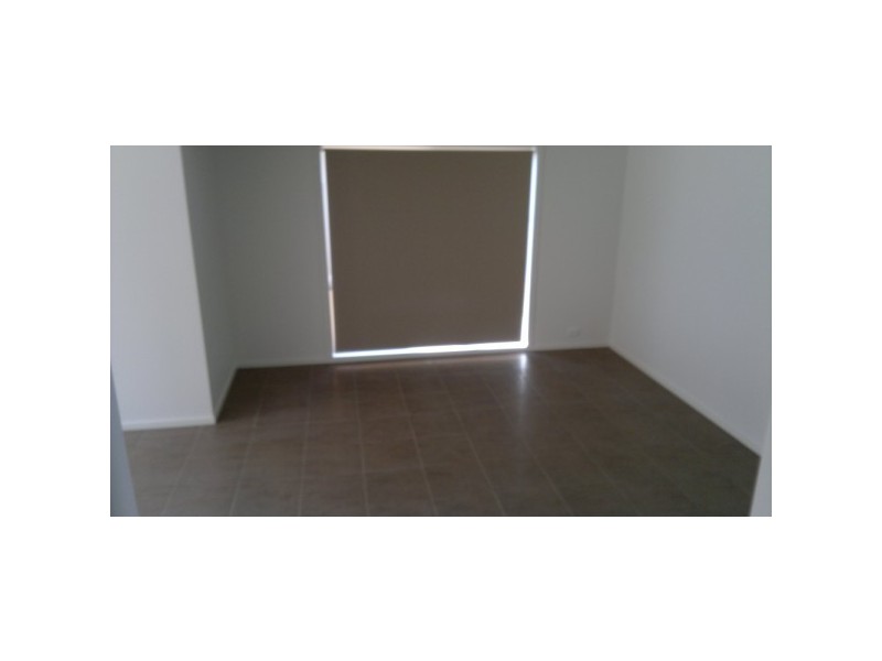 17 Serene Way, Clyde North VIC 3978