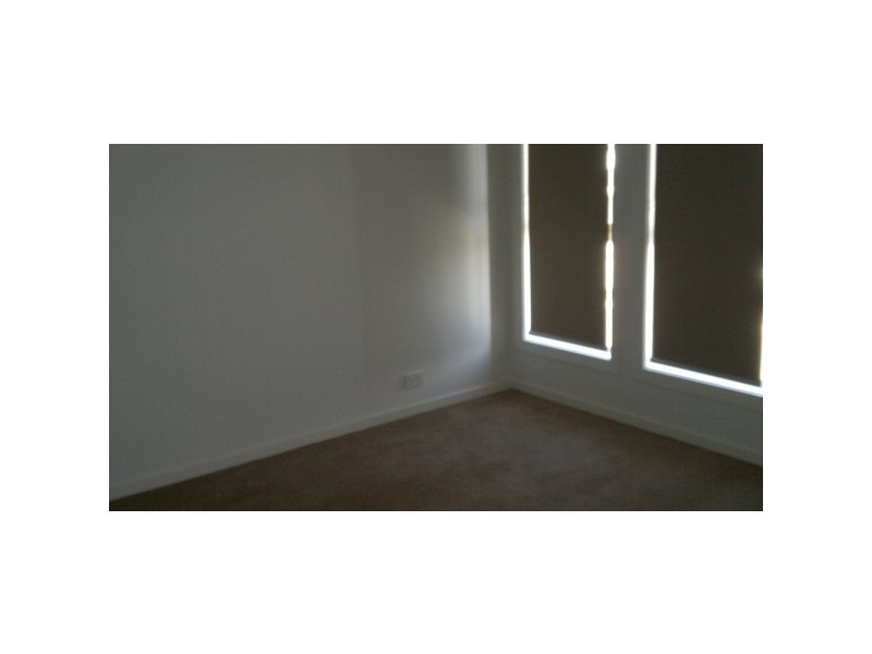 17 Serene Way, Clyde North VIC 3978