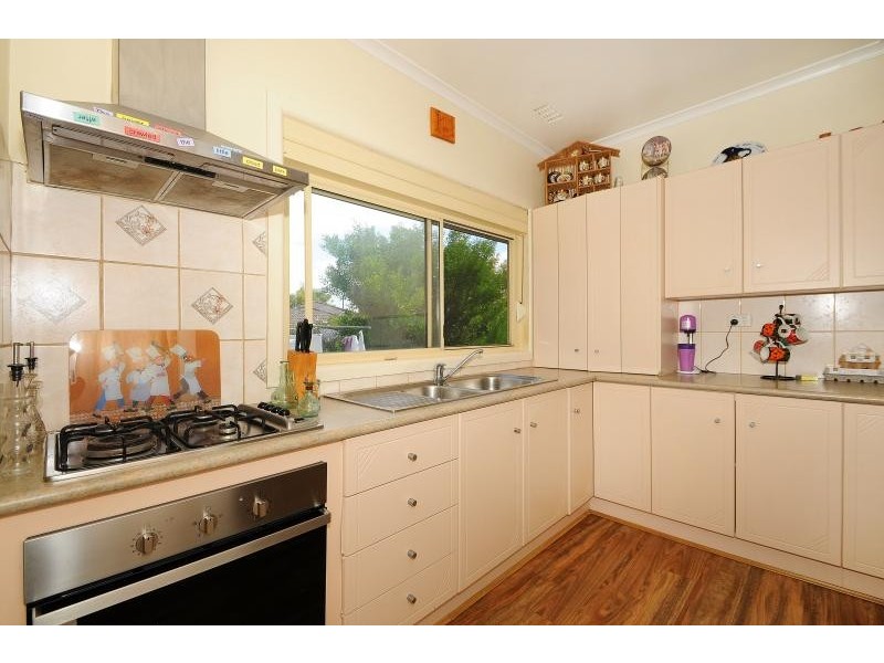 39 Pine Street, Frankston North VIC 3200