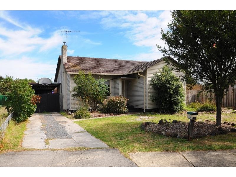 39 Pine Street, Frankston North VIC 3200