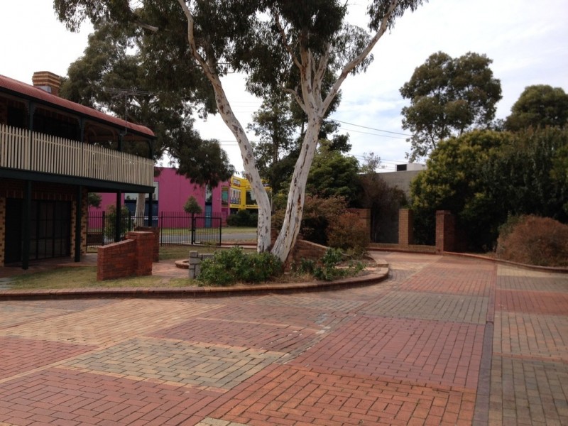 3 Frankston-Gardens Drive, Carrum Downs VIC 3201