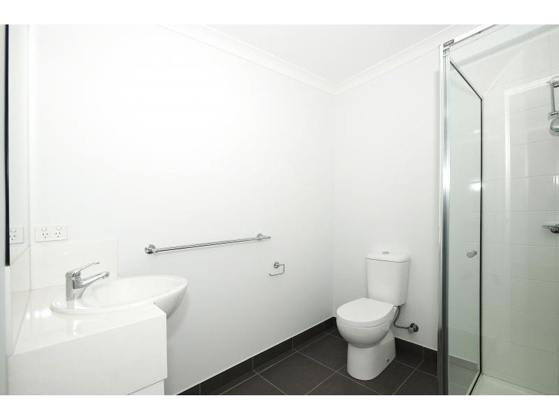 4 Aviara Walk, Cranbourne VIC 3977