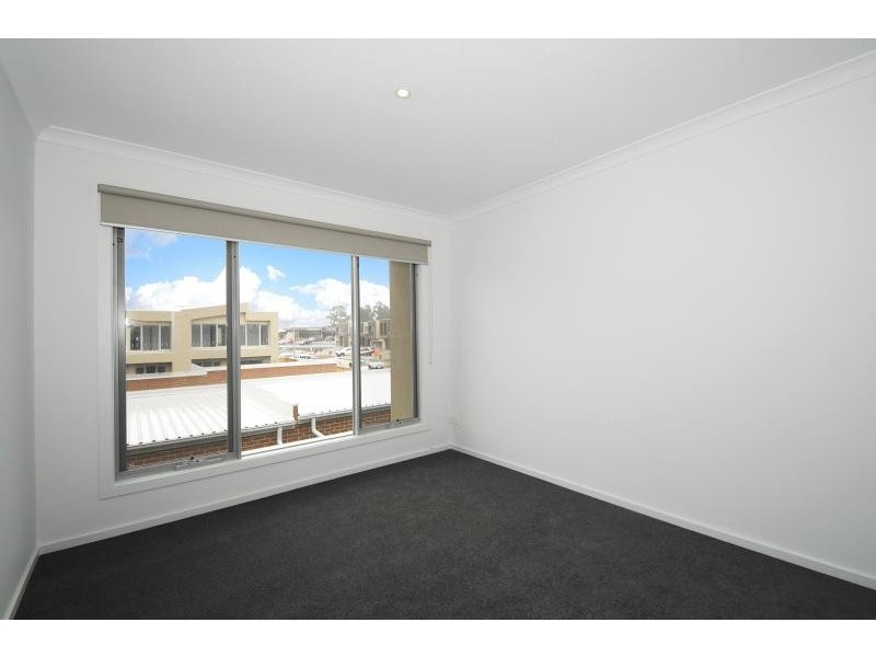 4 Aviara Walk, Cranbourne VIC 3977