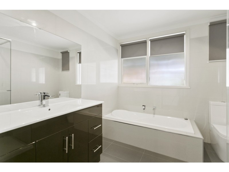 4 Alder Court, Frankston North VIC 3200