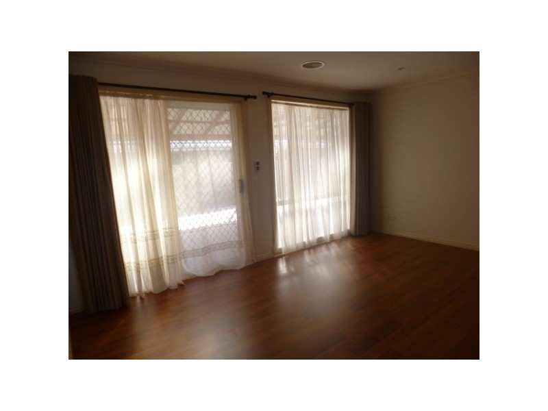 15 Suadd Court, Cranbourne VIC 3977