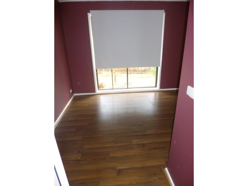 42 Rowellyn Avenue, Carrum Downs VIC 3201