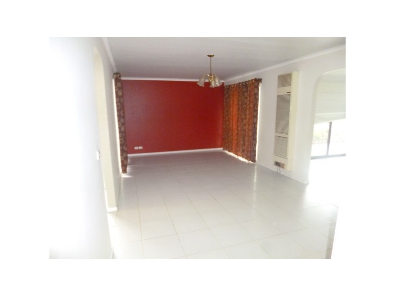 42 Rowellyn Avenue, Carrum Downs VIC 3201