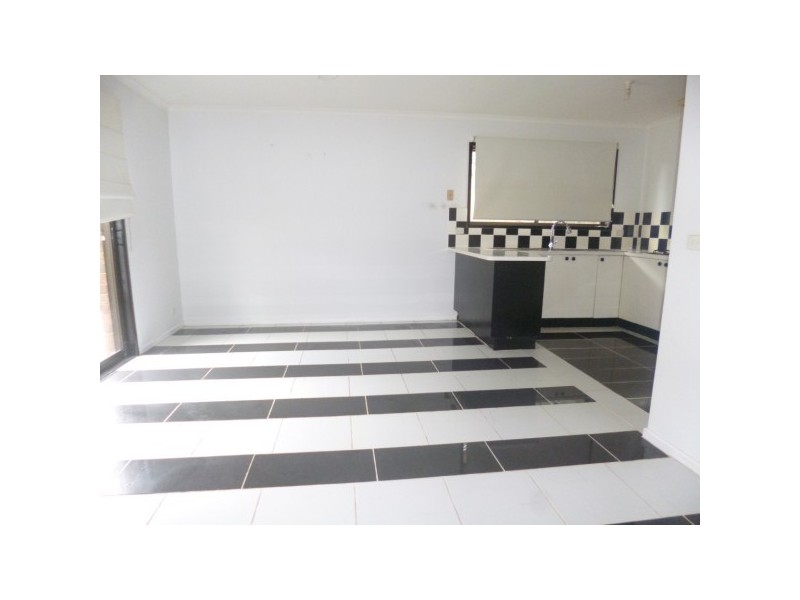 42 Rowellyn Avenue, Carrum Downs VIC 3201