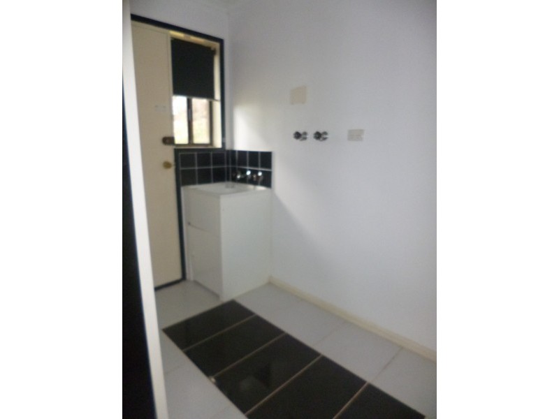 42 Rowellyn Avenue, Carrum Downs VIC 3201