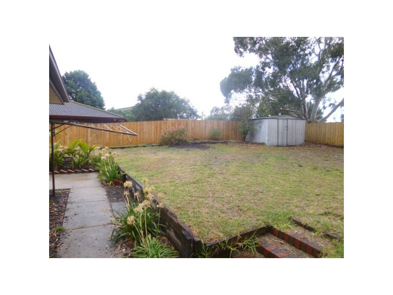 42 Rowellyn Avenue, Carrum Downs VIC 3201