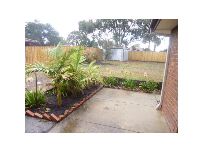 42 Rowellyn Avenue, Carrum Downs VIC 3201