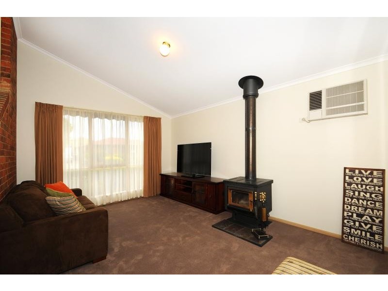 41 Carrington Crescent, Carrum Downs VIC 3201