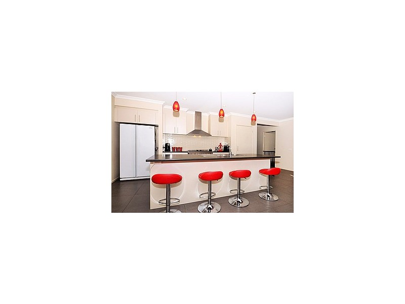 2 Beldale Court, Sandhurst VIC 3977