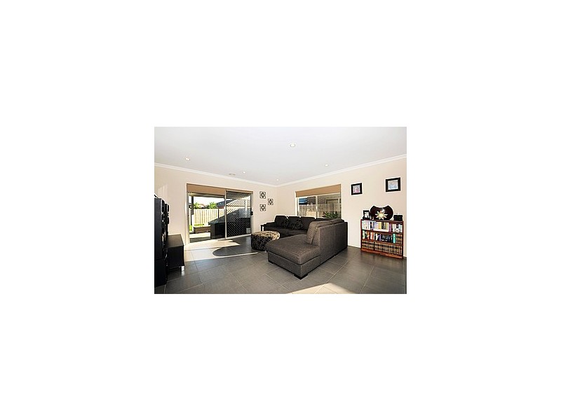 2 Beldale Court, Sandhurst VIC 3977