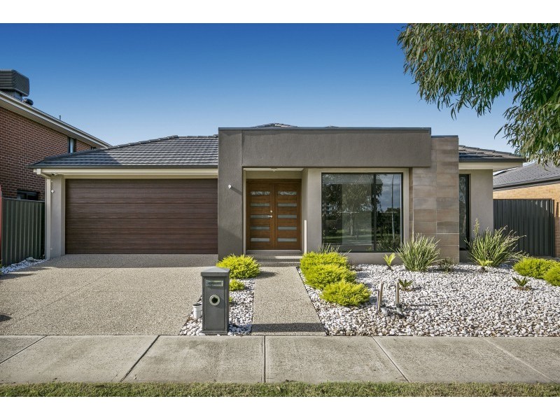 31 Fortuna Crescent, Cranbourne West VIC 3977