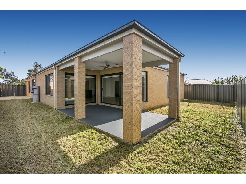 31 Fortuna Crescent, Cranbourne West VIC 3977