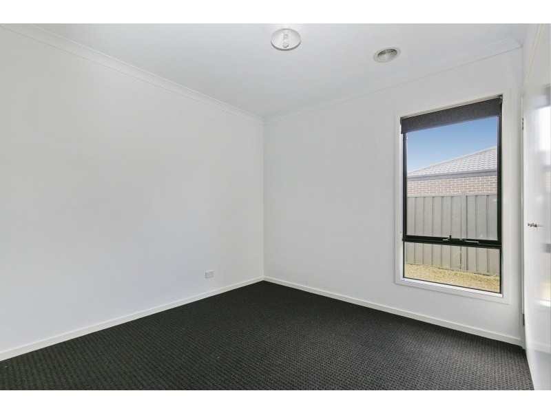 31 Fortuna Crescent, Cranbourne West VIC 3977