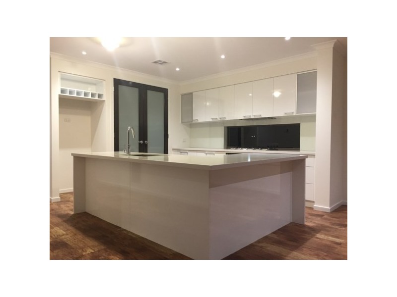 9 Greenside Circuit, Sandhurst VIC 3977