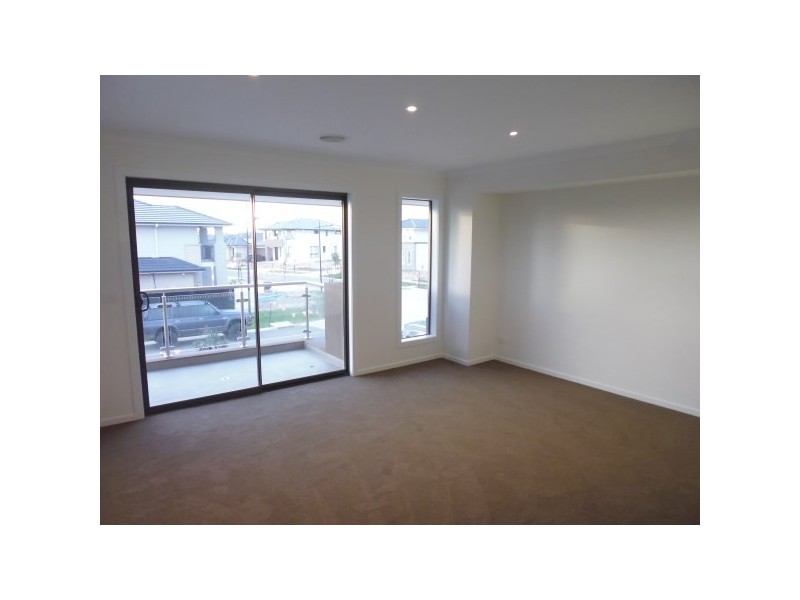 9 Greenside Circuit, Sandhurst VIC 3977