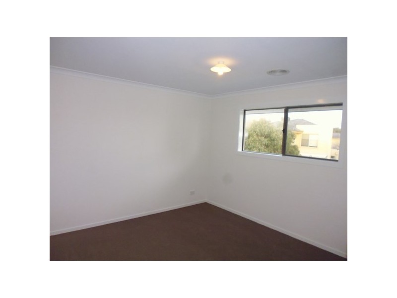 9 Greenside Circuit, Sandhurst VIC 3977